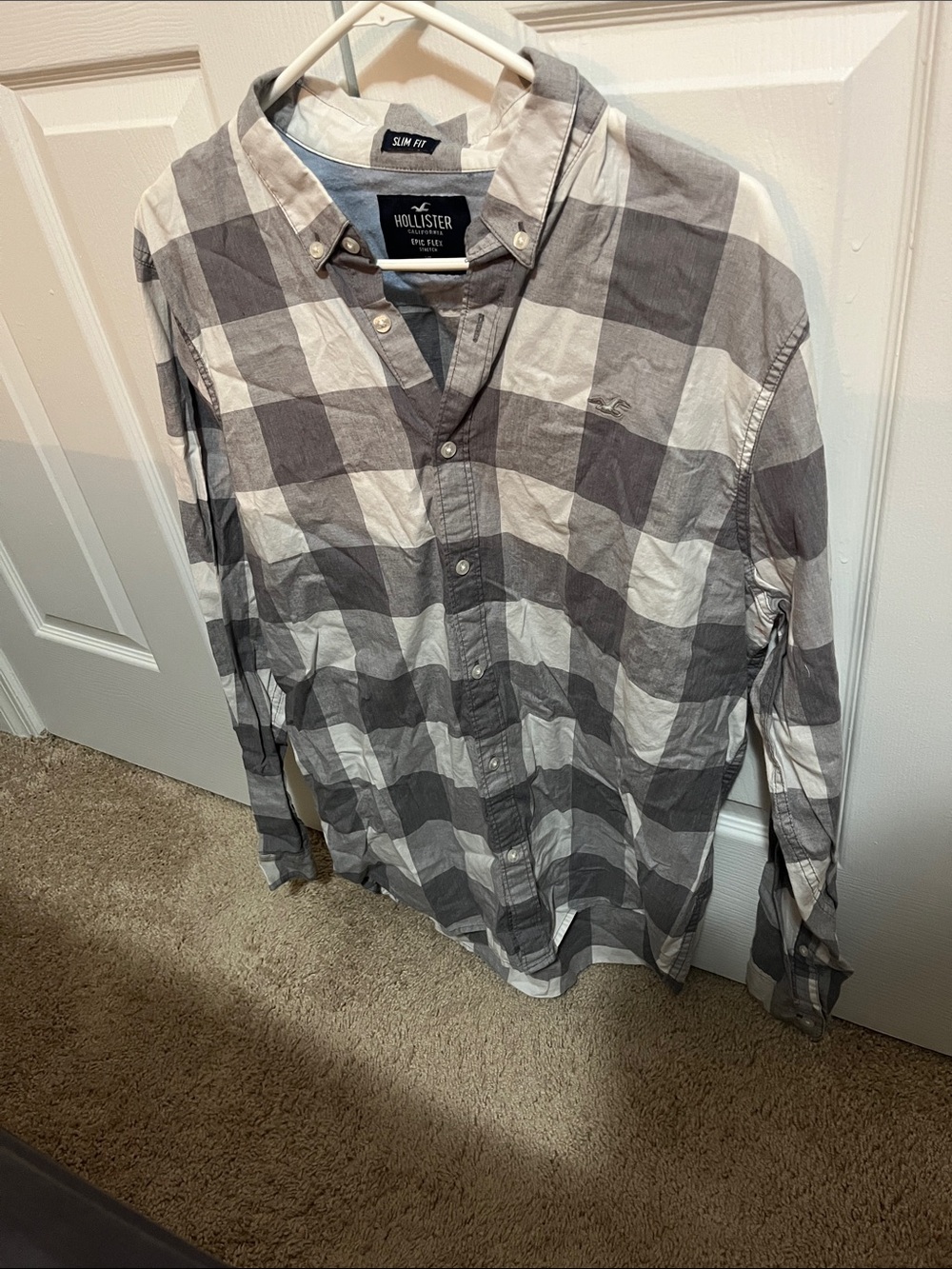 Hollister Men's Gray & White Check Slim Fit Button-Down